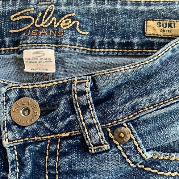 Silver Suki Cropped Capri Blue Jeans Size 28 - Picture 4 of 10